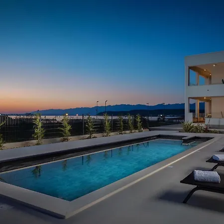 펜션 Luxurious In Ljubacki Stanovi Ljubač