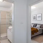 Ferienhaus Luxurious In Ljubacki Stanovi