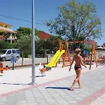 Ferienhaus Luxurious In Ljubacki Stanovi
