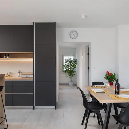Luxurious In Ljubacki Stanovi Prázdninový dům Ljubač
