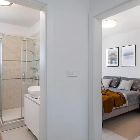 Prázdninový dům Luxurious In Ljubacki Stanovi
