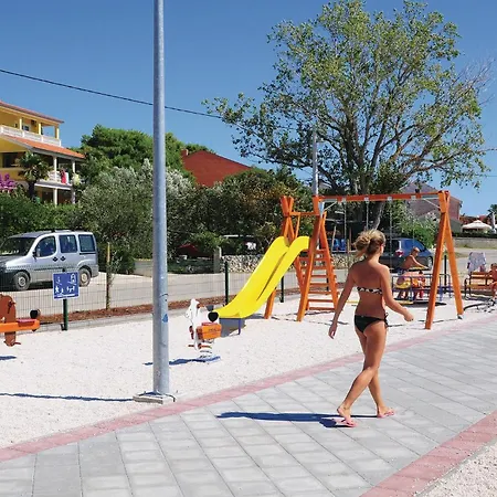 Casa de Férias Stunning In Ljubacki Stanovi